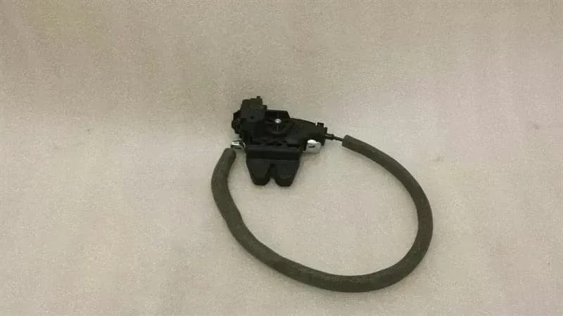 Mercedes CLS W218 Boot Lock A2047500185 Tailgate Lock