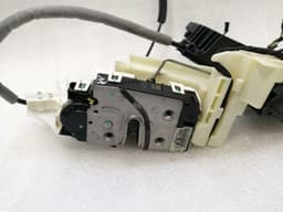 MERCEDES-BENZ Mercedes CLS W218 Front Left Door Lock A2047202735 Door Lock Left KEYLESS-GO — thumbnail 2
