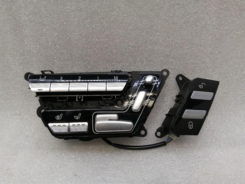 Mercedes S W221 Front Right Seat Switch A2218702379 Right Seat Switch RHD
