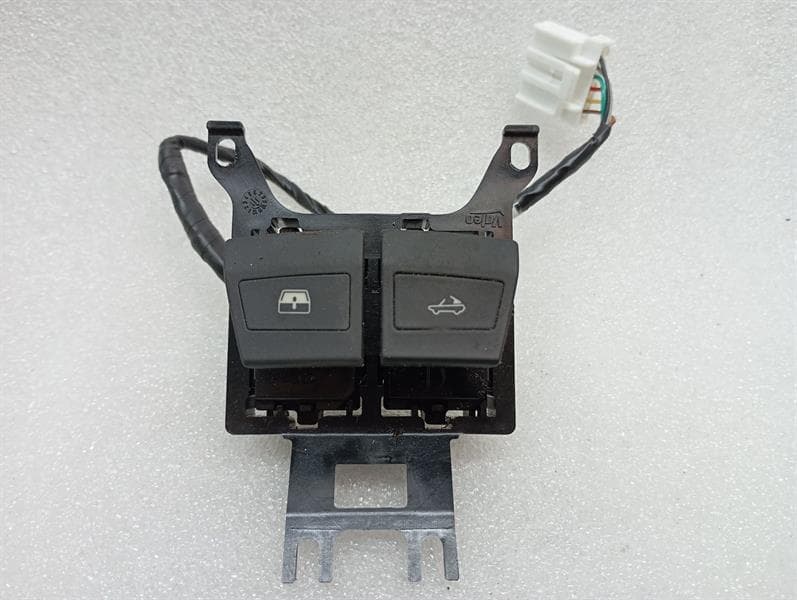 FERRARI Ferrari 458 F142 Spider Switch 84738300 Switch ROOF/POWER REAR SCREEN CONTROL