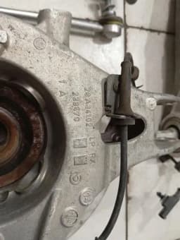 FERRARI Ferrari 458 F142 Spider Right Rear Hub 268380 Wheel Bearing Housing Rear Right — thumbnail 7