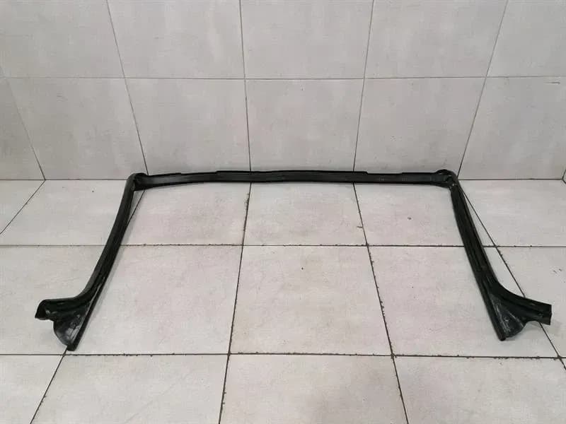 Ferrari 458 F142 Spider Windscreen Seal 82200900 Seals