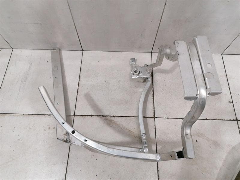 FERRARI Ferrari 458 F142 Spider Front End 82520800 Left Trellis Lock Carrier Front Mask