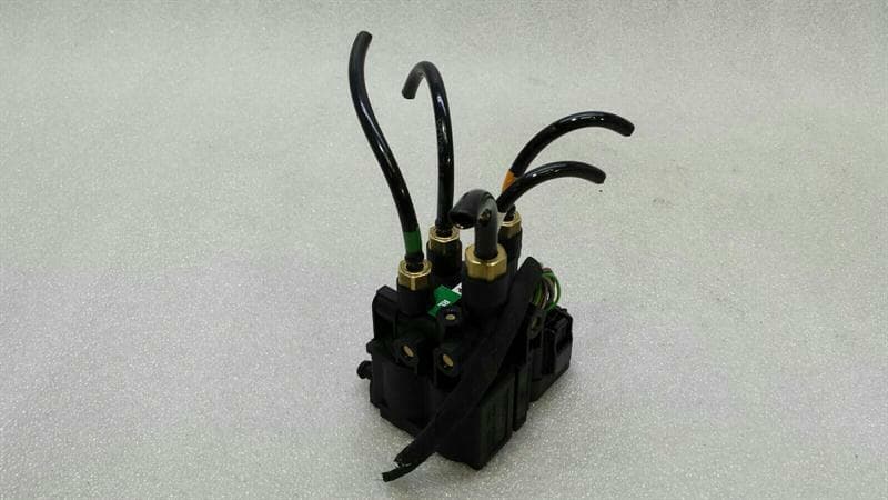 LR037082 RANGE ROVER L405 air suspension valve rear valve block