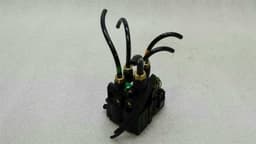 LAND ROVER LR037082 RANGE ROVER L405 air suspension valve rear valve block — thumbnail 7