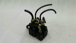 LAND ROVER LR037082 RANGE ROVER L405 air suspension valve rear valve block — thumbnail 3
