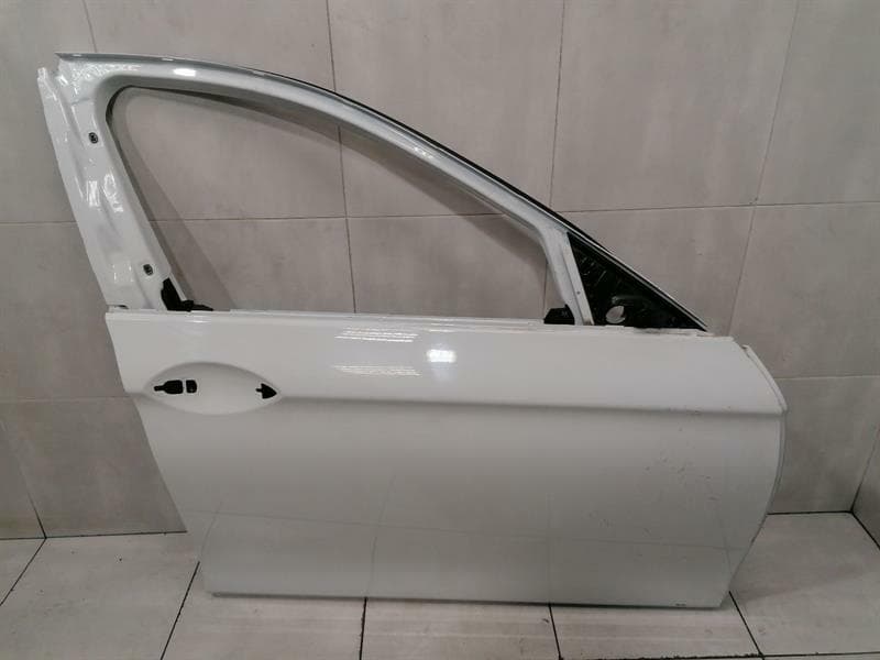 BMW BMW 5 M5 F10 right front door 41007206108 door front right alpine white 3