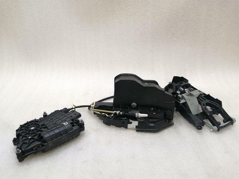 BMW BMW 5 F10 door lock 7154515 door lock rear left rear soft close