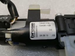 BMW BMW 5 Series F10 Headrest Actuator Engine 9155769 Headrest Height Adjustment — thumbnail 6