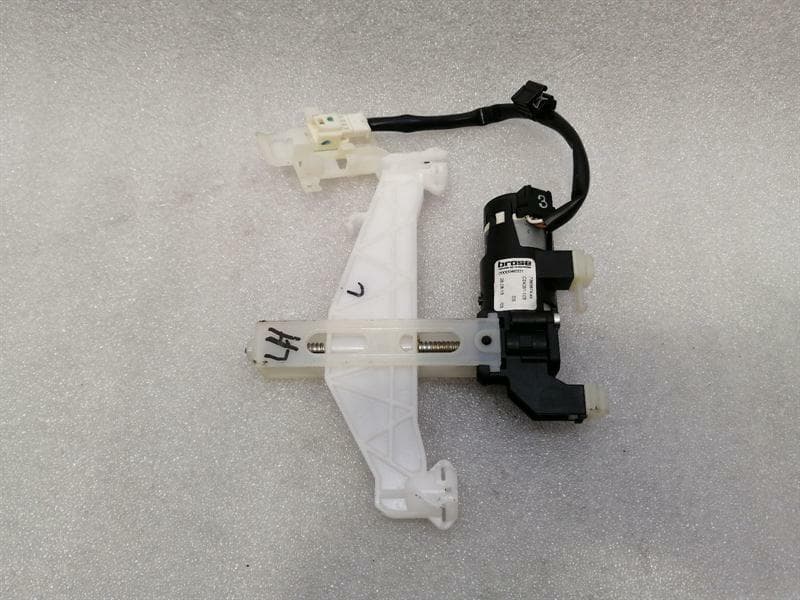 BMW BMW 5 Series F10 Headrest Engine 9155769 Headrest Height Adjustment