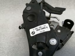 BMW BMW 5 Series F10 F07 F01 Bonnet Lock 7183762 Bonnet Lock — thumbnail 8