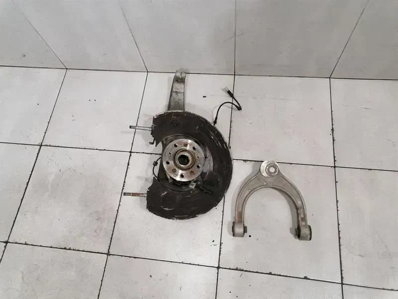 BMW BMW 5 Series F90 G30 M5 Right Front Hub 31107857012 Wheel Bearing Housing Front Right