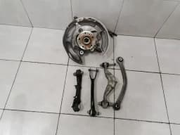 BMW BMW 5 Series F90 G30 M5 Right Rear Hub 33307857066 Wheel Bearing Housing Rear Right — thumbnail 1