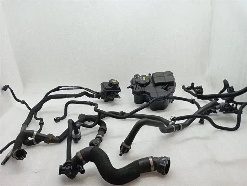 BMW BMW 5 Series F90 G30 M5 Expansion Tank 17137889450 Expansion Tank Coolant