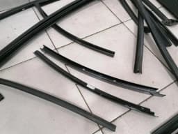 BMW BMW 5 Series F90 G30 M5 Body Moulding 51 33 7390121 Gloss Black SET Strip — thumbnail 4