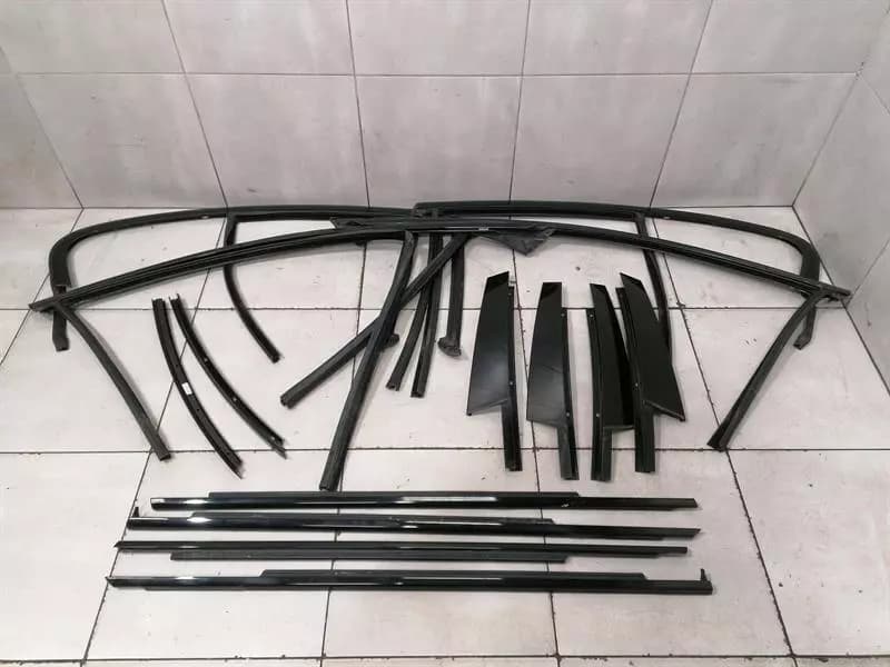 BMW BMW 5 Series F90 G30 M5 Body Moulding 51 33 7390121 Gloss Black SET Strip