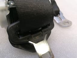 BMW BMW 6 Series F13 rear seat belt set 722643904 seat belt rear seat set — thumbnail 5