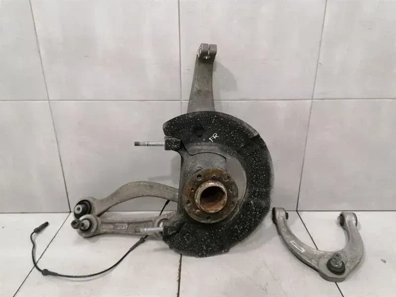 BMW 6 Series F13 Right Front Hub 31212284054 Wheel Bearing Housing Front Right