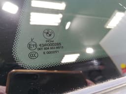 BMW BMW 6 Series F13 left rear quarter glass 51377219889 door window 1⁄4 rear left — thumbnail 2