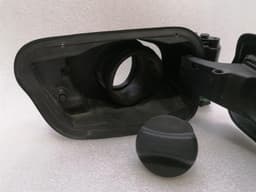 BMW BMW 6 Series F13 fuel filler cap 51177228213 fuel cap tank flap — thumbnail 2