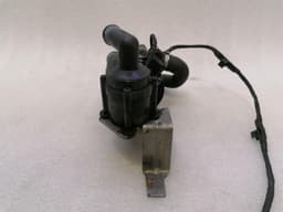 BMW BMW 6 Series F13 Additional Cooling Pump 2284293 Coolant Pump Pump — thumbnail 4
