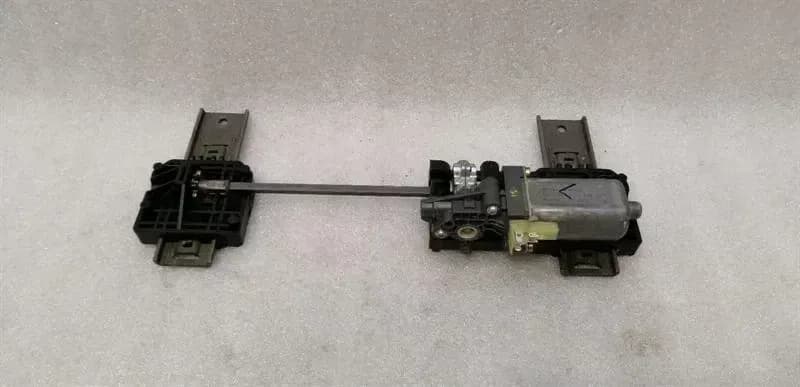 BMW BMW 7 Series E65 Comfort seat el. motor 7068045 thigh support star motor
