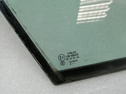 ASTON MARTIN Aston Martin Vantage Right Front 1/4 Glass 6G33-C21410-CA Door Glass 1/4 Front Re — thumbnail 2