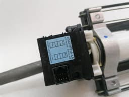 ASTON MARTIN Aston Martin Vantage V8 Engine ECU 6G33-12A650-AA Engine Control Unit — thumbnail 9