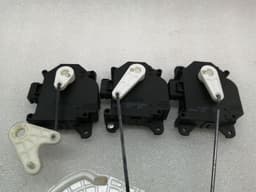 ASTON MARTIN ASTON MARTIN VANTAGE V8 4G43-18D674-AA HVAC MOTORS HEATER ACTUATOR CLIMATE MOTORS — thumbnail 8