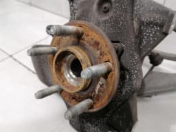 ASTON MARTIN ASTON MARTIN VANTAGE V8 Right Rear Hub 8D33-5A970-AB Wheel Bearing Case Rear Re — thumbnail 4