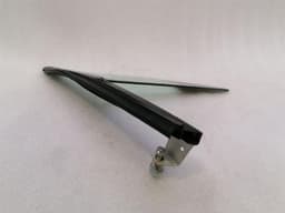 ASTON MARTIN Aston Martin Vantage V8 Right 1/4 Glass 6G33-C21410-CA Door Glass 1/4 Front Right — thumbnail 3
