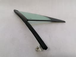 ASTON MARTIN Aston Martin Vantage V8 Right 1/4 Glass 6G33-C21410-CA Door Glass 1/4 Front Right — thumbnail 2