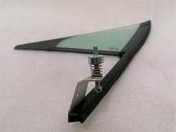 ASTON MARTIN Aston Martin Vantage V8 Right 1/4 Glass 6G33-C21410-CA Door Glass 1/4 Front Right — thumbnail 4