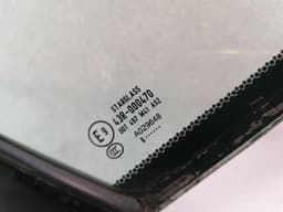 ASTON MARTIN Aston Martin Vantage V8 Right 1/4 Glass 6G33-C21410-CA Door Glass 1/4 Front Right — thumbnail 7