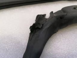 ASTON MARTIN Aston Martin Vantage V8 Door Seal 6G33-C20708-AH RIGHT Door Seals — thumbnail 3