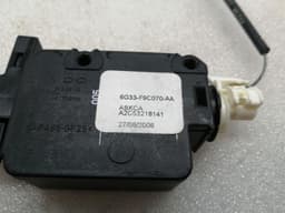 ASTON MARTIN ASTON MARTIN VANTAGE V8 Fuel Cap Actuator 6G33-F9C070-AA Actuator — thumbnail 4