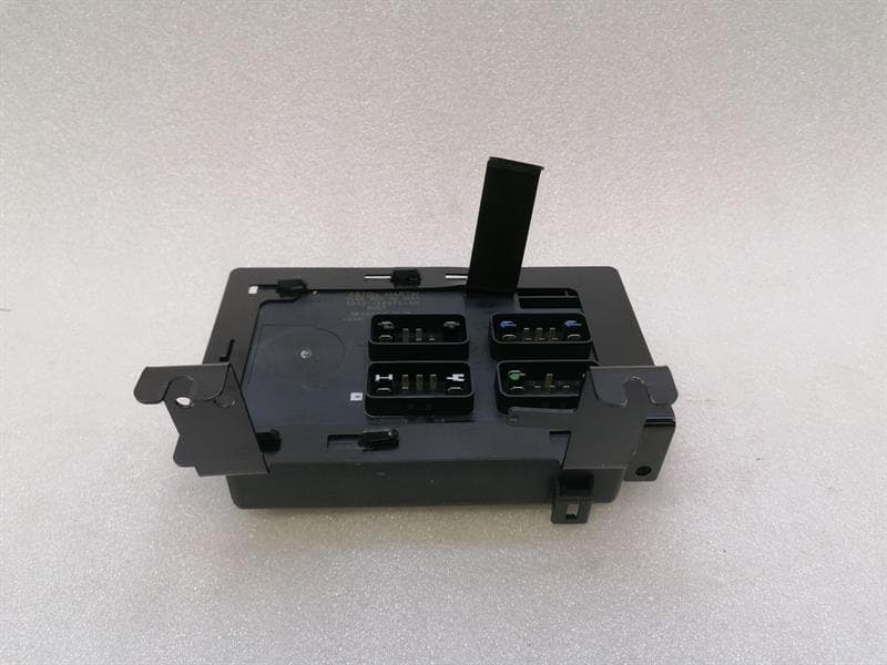ASTON MARTIN Aston Martin Vantage V8 Fuse Box 4G43-14A073-AG Fuse Box