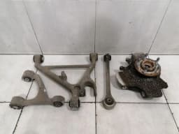 ASTON MARTIN Aston Martin Vantage V8 Right Rear Hub 8D33-5A970-AB Wheel Bearing Housing Rear Re — thumbnail 7