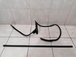 ASTON MARTIN ASTON MARTIN VANTAGE V8 Door Seal KY63-C20708-A Door Seals RIGHT 2019 AM6 — thumbnail 6