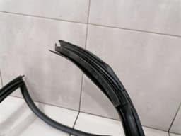 ASTON MARTIN ASTON MARTIN VANTAGE V8 Door Seal KY63-C20708-A Door Seals RIGHT 2019 AM6 — thumbnail 7