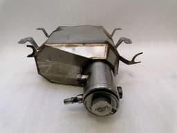 ASTON MARTIN ASTON MARTIN VANTAGE V8 DRY sump oil sump 6G33-6C702-AC OIL TUB — thumbnail 2