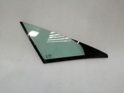 ASTON MARTIN Aston Martin Vantage V8 Right 1/4 Glass 6G33-C21410-CA Door Glass 1/4 Front Right — thumbnail 1