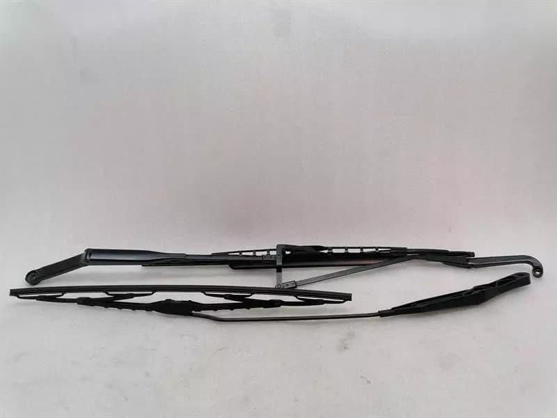 Ferrari F430 430 F131 16M Front Wiper Linkage 65849300 Wiper Motor Front RHD
