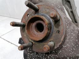 ASTON MARTIN Aston Martin Vantage V8 FRH Hub 7G43-3K186-AB Wheel Bearing Housing Front Right — thumbnail 2