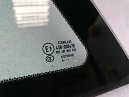 ASTON MARTIN Aston Martin V8 Right Quarter Glass 6G33-C29750-BA Door Panel 1/4 Rear Right — thumbnail 2