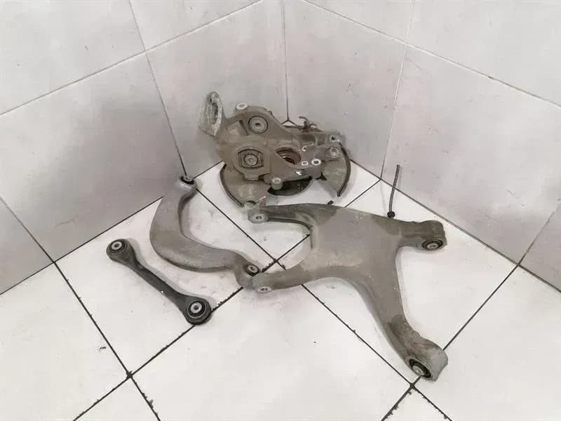 Audi RS5 8T Left Rear Hub 8K0505431AS wheel bearing housing rear left