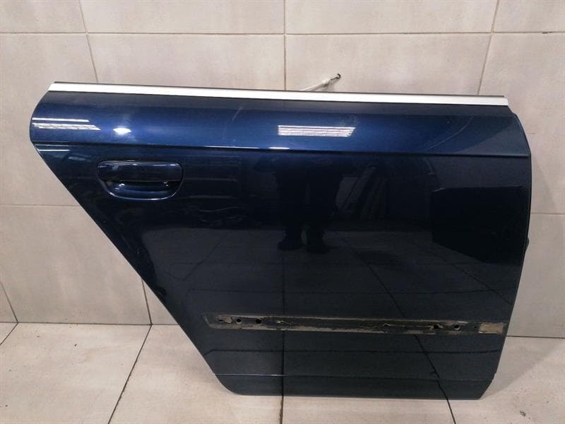 AUDI Audi RS4 8E B7 Right Rear Door 8E0833052K Door Rear Right