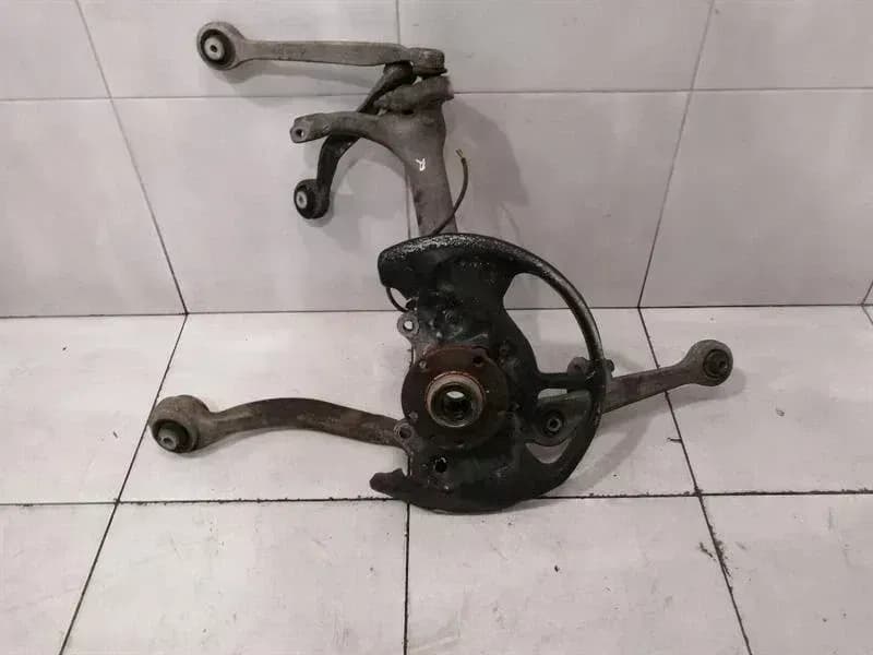 AUDI Audi RS4 8E B7 Right Front Hub 8E0407254F Wheel Bearing Housing Front Right