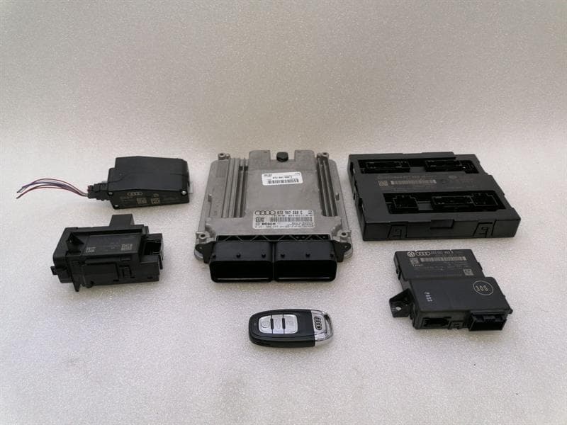 Audi RS5 8T Engine ECU SET 8T2907560E Engine Control Unit SET