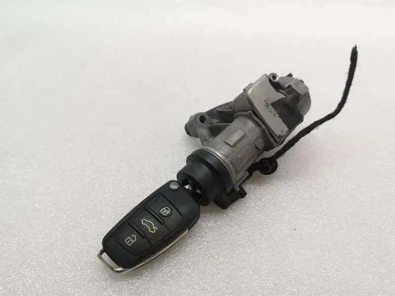 AUDI Audi RS4 8E B7 Engine IGNITION KEY 4B0905851Q Engine Control Unit KEY Ignition Lock